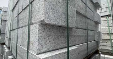 百色芝麻白路牙石 马路牙子