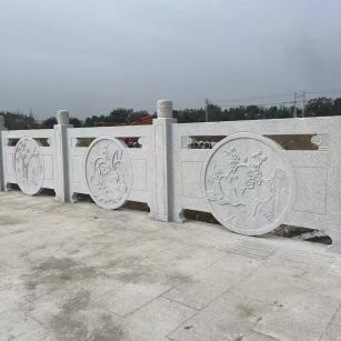百色芝麻白河道栏杆 石材栏杆