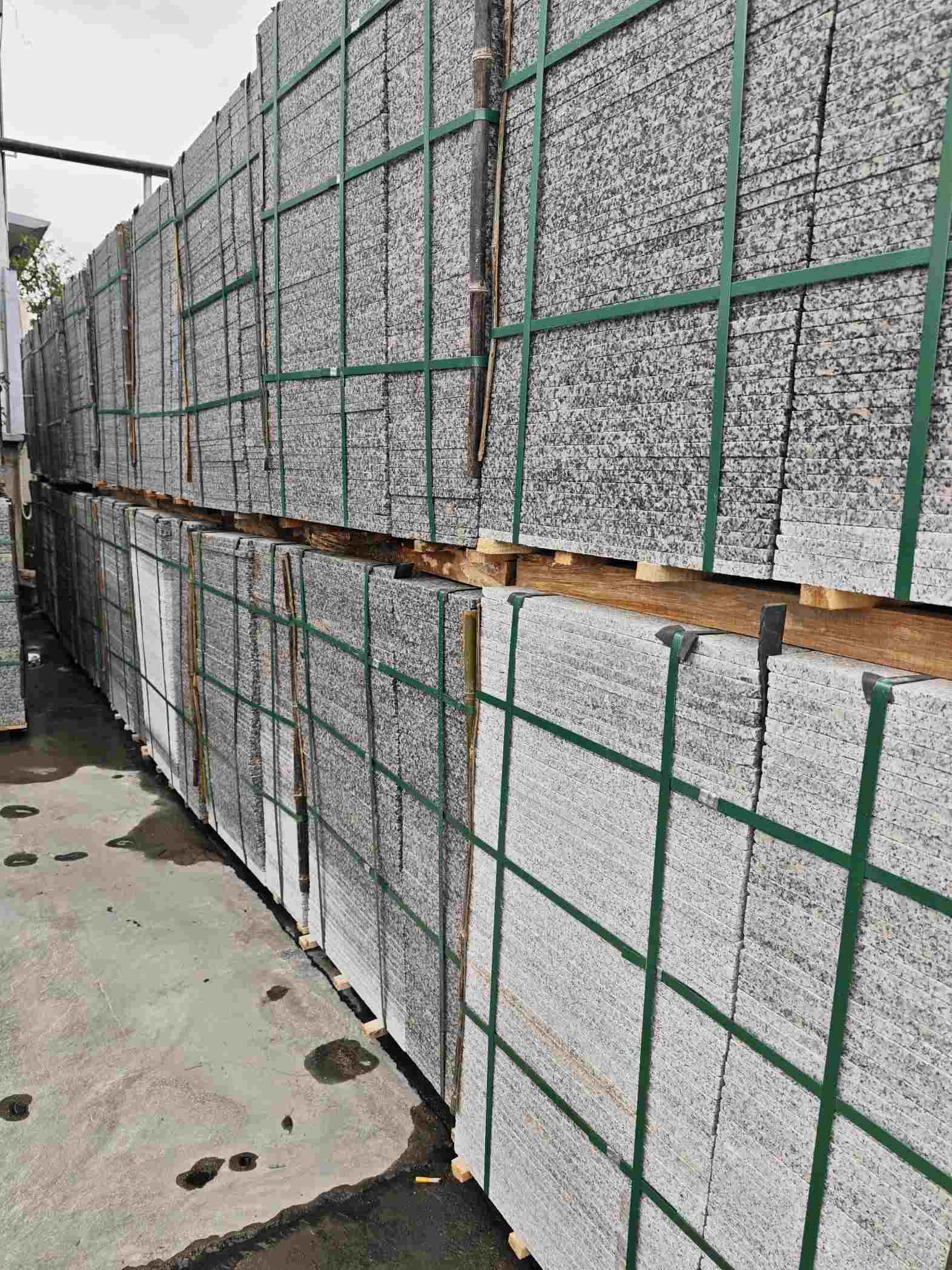 百色芙蓉白地铺石，石材地铺石