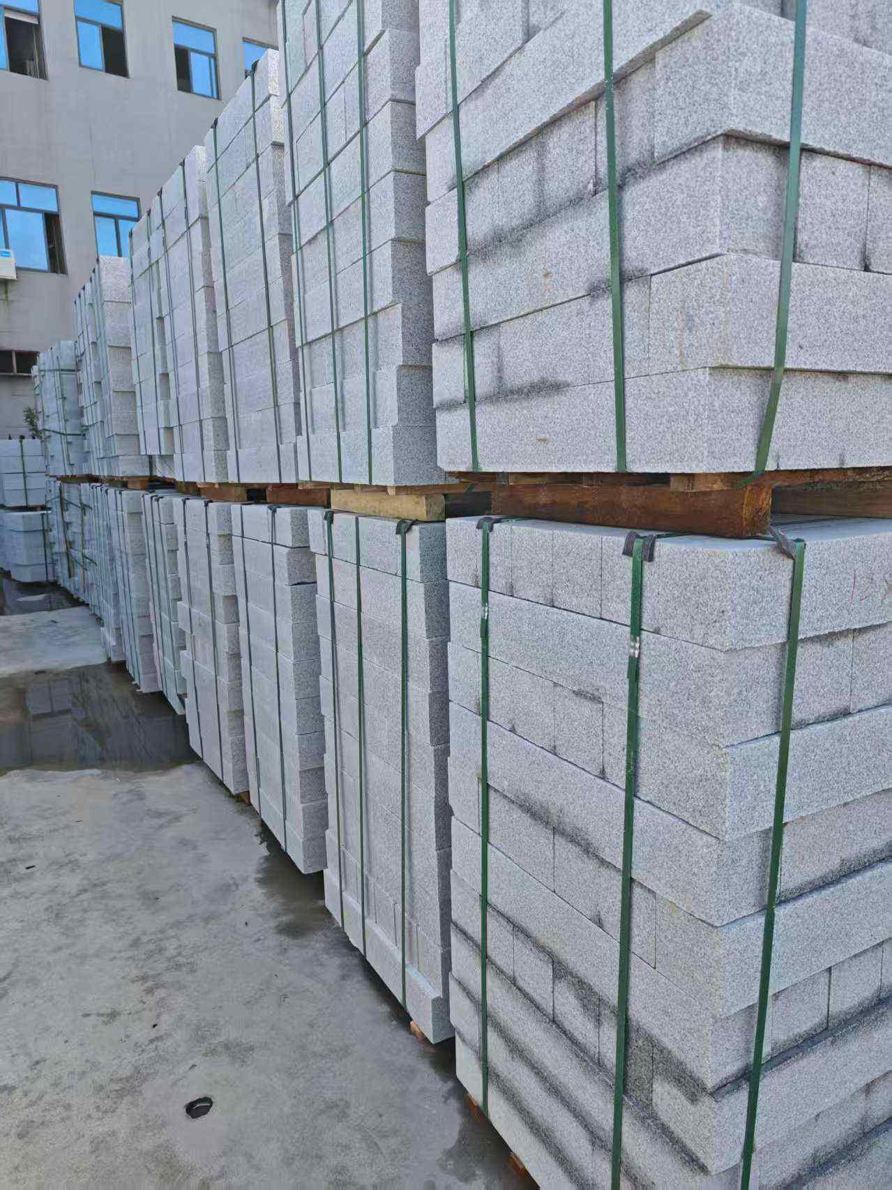 百色芝麻白路牙石，路侧石