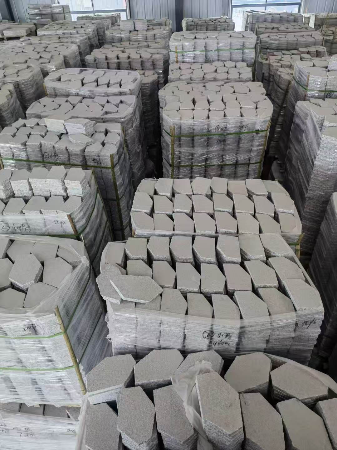 百色芝麻白石材冰裂纹，碎拼。