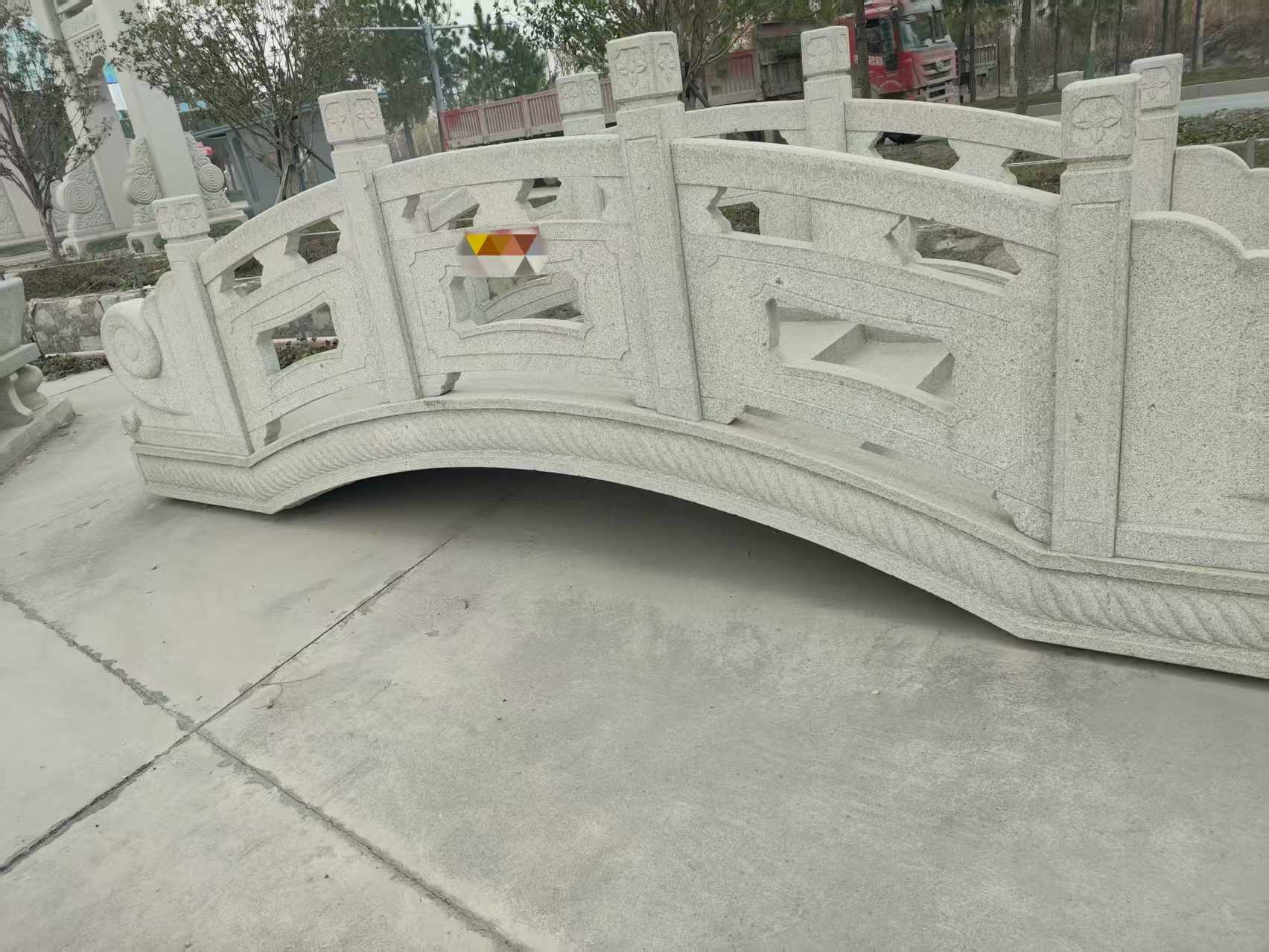 百色芝麻白拱桥，石桥